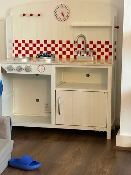 Photo of free Kids kitchen (SW17) #1