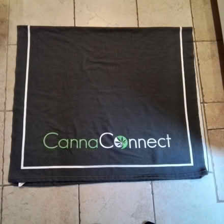 Photo of free Large Towel (Uplands / Riverside) #1