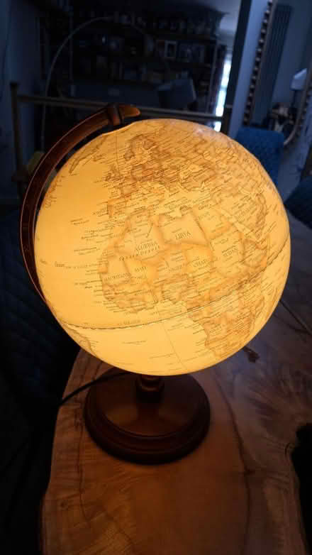 Photo of free Globe (North Leigh OX29) #2