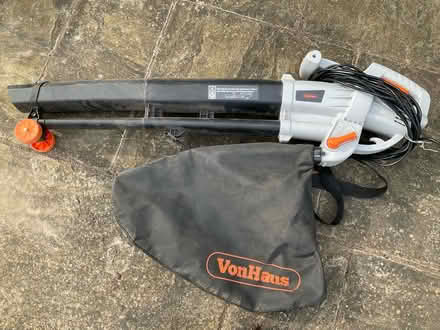 Photo of free Leaf blower/vacuum (Worlds End Burgess Hill) #1