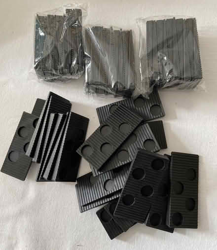 Photo of free Spacers for laminate flooring (Welling DA16) #1