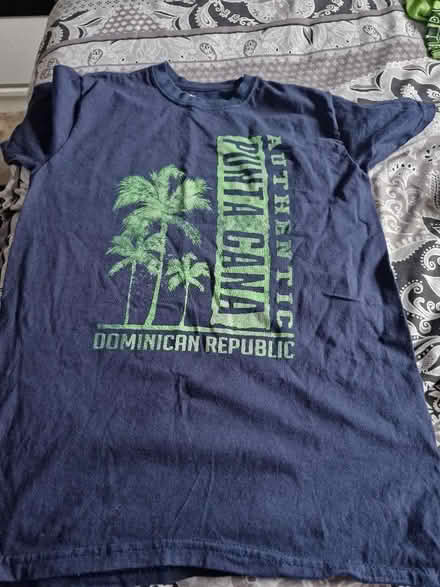 Photo of free T-shirt(Dominican Republic) (Grove Park SE9) #1