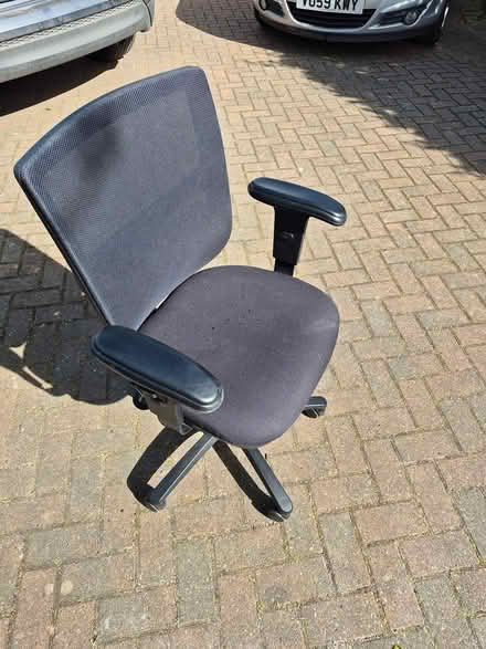 Photo of free Desk chair (IP10) #1