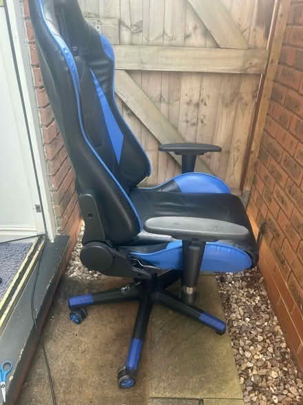 Photo of free Gaming / office chair- plearead description as needs fixing! (Coleshill B46) #4