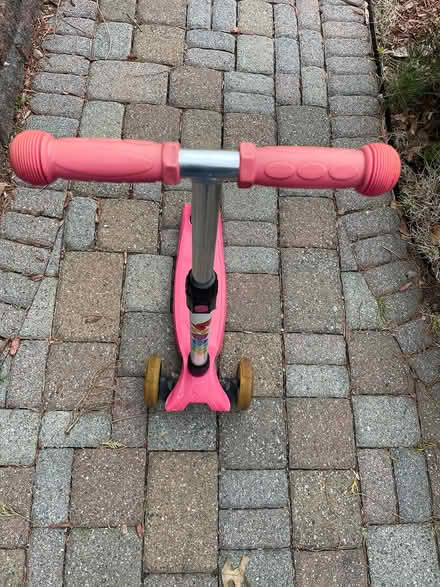 Photo of free 3 wheel kids scooter and knee pads (Livingston) #1