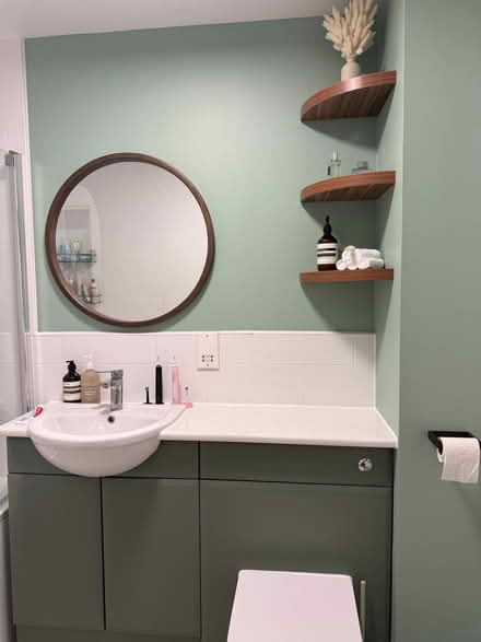 Photo of free Green wall paint (Drayton Park N5) #1