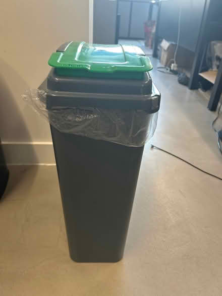 Photo of free Plastic bin (Shoreditch) #1
