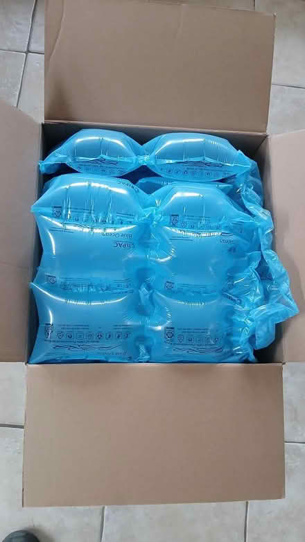 Photo of free Big box of big bubble packaging (Armitage WS15) #1