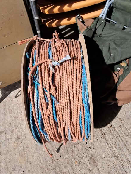 Photo of free Flip Chart Holder, Whiteboard, Reels Of Old Rope (DA1) #2