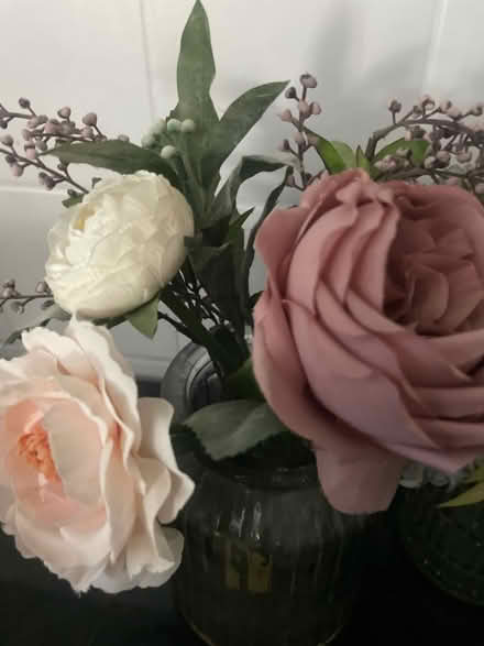 Photo of free Faux flowers in vase (Garston WD25) #2