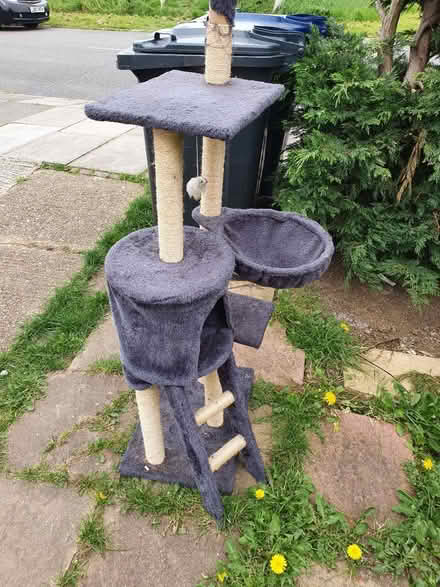 Photo of free Cat tree (Northolt UB5) #1