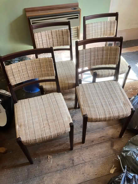 Photo of free Extending dining table and matching chairs. 60s/70s retro (Nether Edge S7) #2