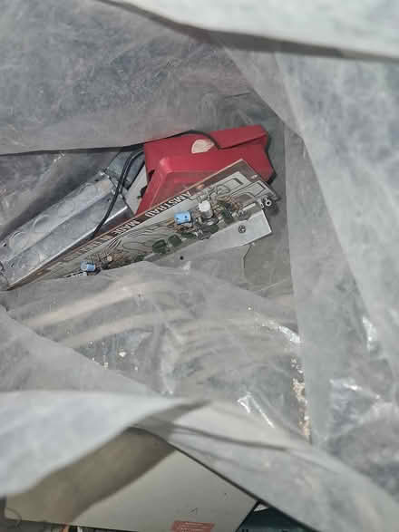 Photo of free Small electric cable, electronics (Dalston E8) #2