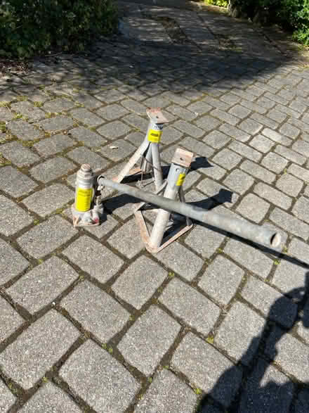 Photo of free Bottle Jack and Two Stands (BA2) #3