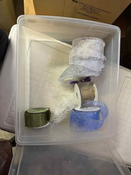 Photo of free Gift bags, wrapping, ribbon (Dearborn) #2