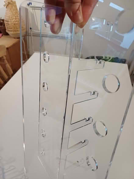 Photo of free Clear Acrylic Eyewear / Sunglasses Display Stand (Orgreave S13) #4