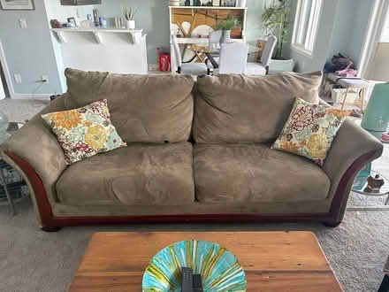 Photo of free Couch (Kingsheights) #1