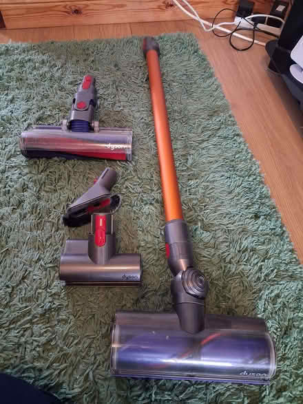 Photo of free Cordless Dyson Vacuum cleaner (Hedworth NE32) #4