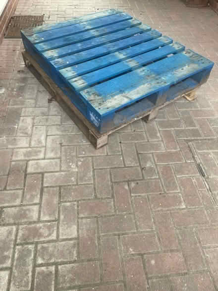 Photo of free Pallets (Lincoln) #1