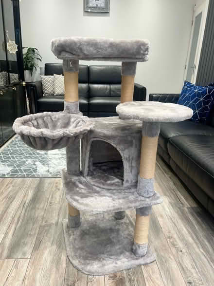 Photo of free Cat tree house (UB6) #1