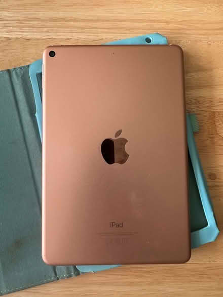 Photo of free iPad Mini 5 - non charging (Whaddon GL52) #2