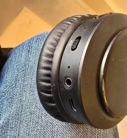 Photo of free Noise cancelling headphones (Broadway, Fleetwood FY7 8HF) #2