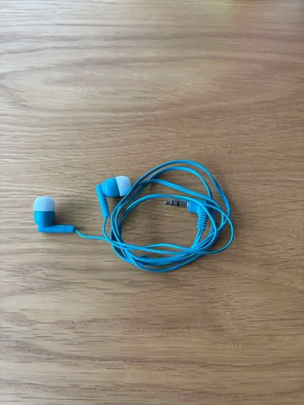Photo of free Headphones (L1) #1