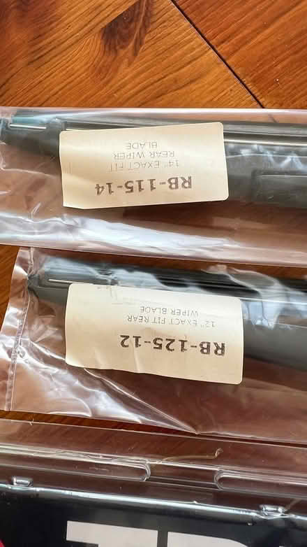 Photo of free Windscreen wipers (Carlton CA11) #3