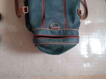 Photo of free green holdall (Lampton TW3) #4
