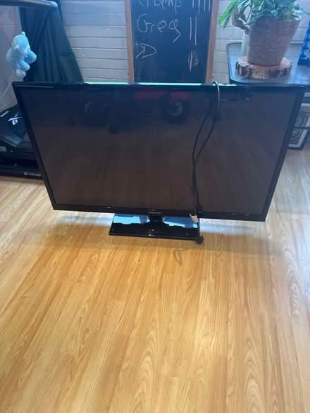 Photo of free Tv (IG8 8JN) #1