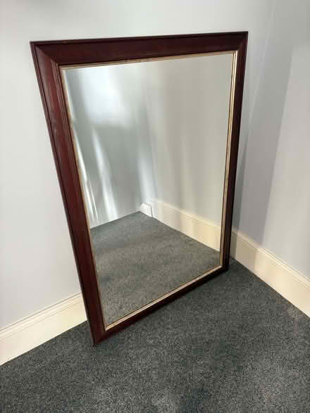 Photo of free Large mirror 104 x 73 cm (Douglas IM2) #1