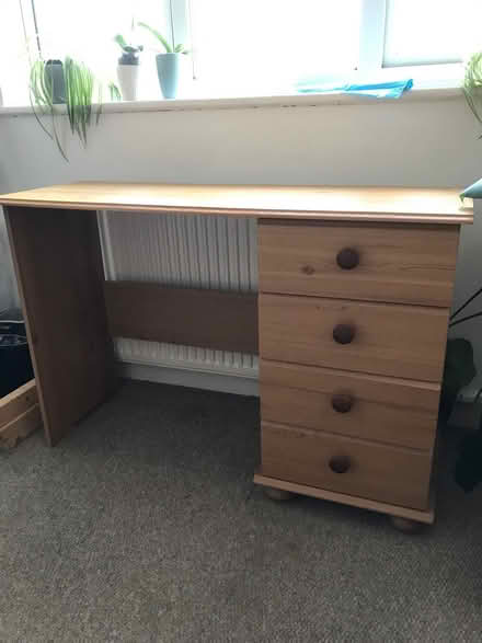 Photo of free Desk , 4 drawer (HR4) #1