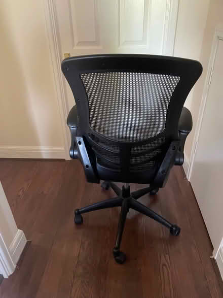 Photo of free mesh office chair (Southgate RH11) #2