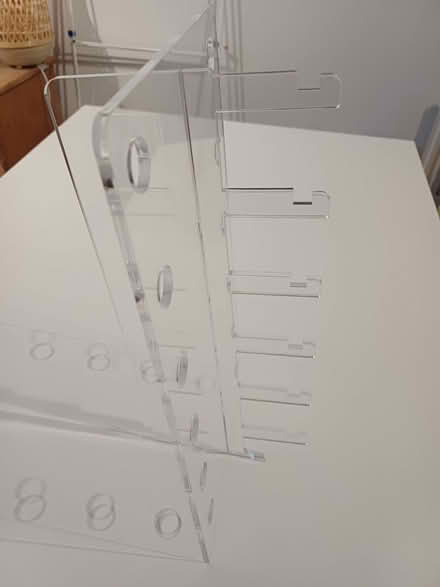 Photo of free Clear Acrylic Eyewear / Sunglasses Display Stand (Orgreave S13) #3