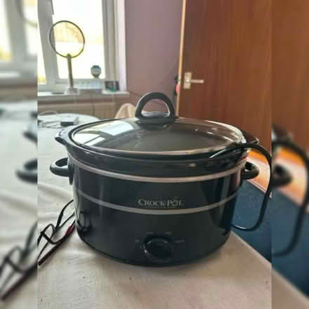 Photo of free Crockpot/electric cooker (SL1 (next to Mc donalds)) #1