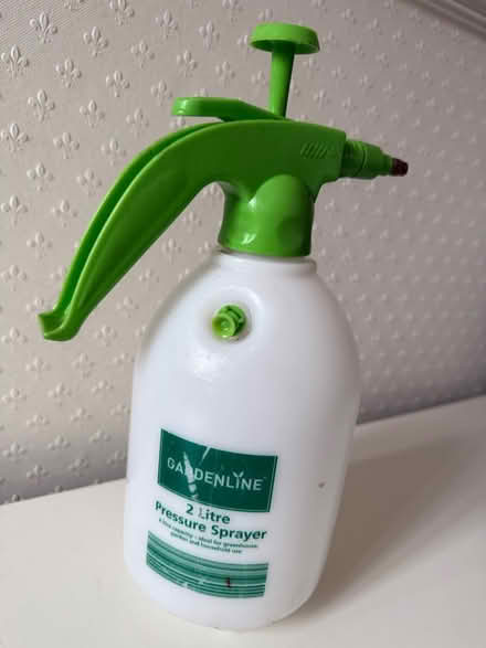 Photo of free 2L plastic pressure sprayer (Salford M30) #1