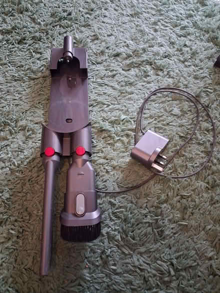 Photo of free Cordless Dyson Vacuum cleaner (Hedworth NE32) #3