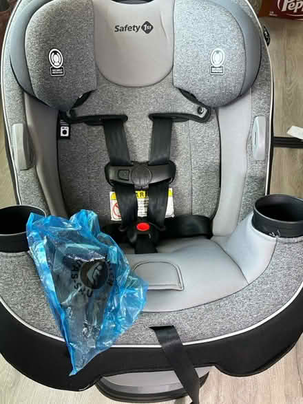 Photo of free Safety 1st Car Seat (Arvada/Wheat Ridge) #1