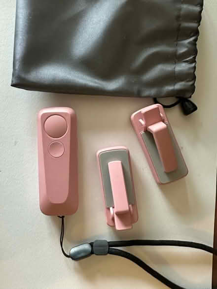 Photo of free E-reader clip-on remote page turner (Ballard) #2