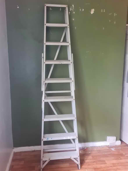 Photo of free 7th step ladder (SO19) #1
