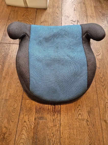 Photo of free Car booster seat (Perry Vale SE23) #1