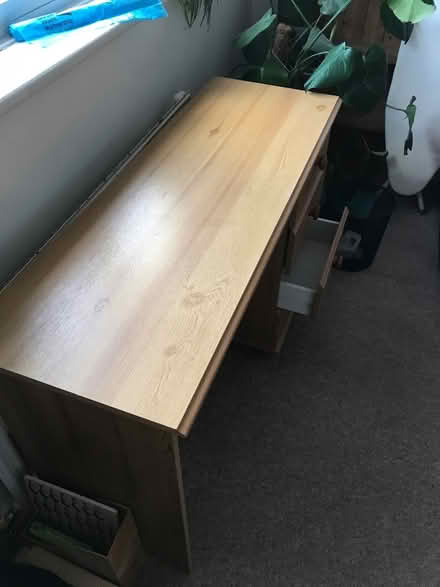 Photo of free Desk , 4 drawer (HR4) #2
