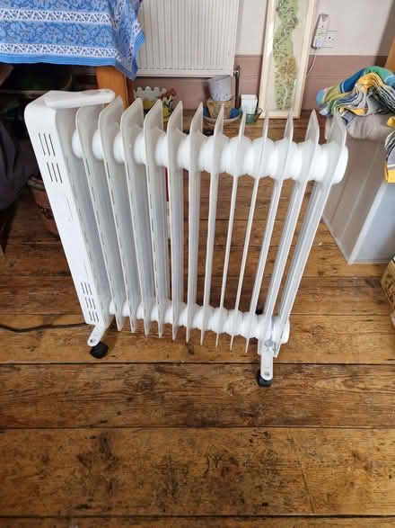 Photo of free Oil filled electric radiator (Stoke Newington N16) #1