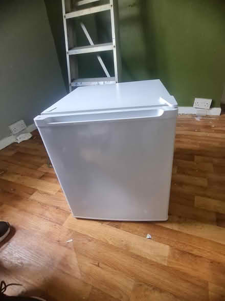 Photo of free Working under counter /mini fridge (SO19) #2