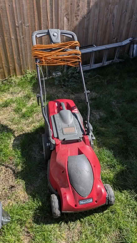 Photo of free Electric lawnmower (Oldfield Park BA2) #1