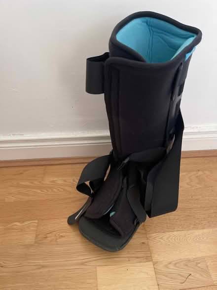 Photo of free Medical boot (Swords) #1