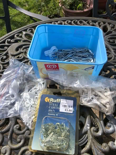 Photo of free box of curtain hooks (Sedlescombe Street TN33) #1
