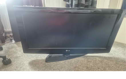 Photo of free Samsung LG 32 inch TV (PE19) #1