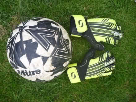 Photo of free Football & Kids Goal Keeping Gloves (Bracknell Forest RG12) #1