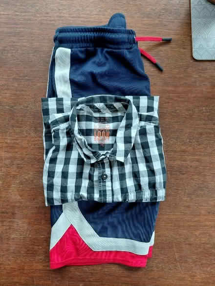 Photo of free Shirt + shorts (Twyford RG10) #1